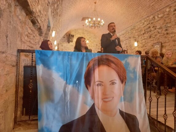 İYİ PARTİLİ KADINLAR SEÇİM STARTINI VERDİLER