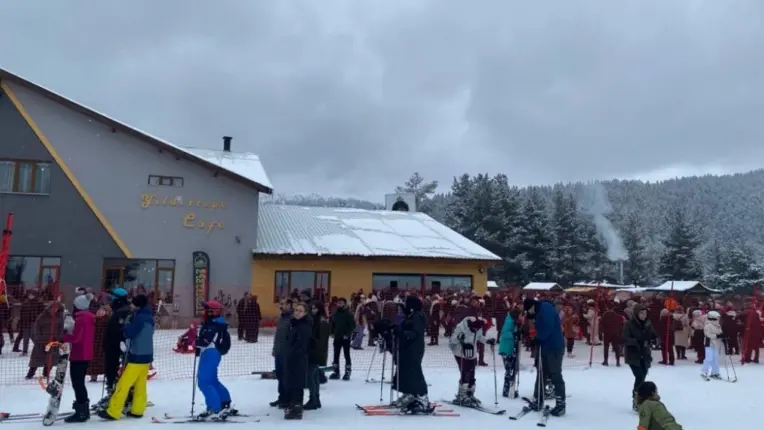 Yıldıztepe Kayak Merkezi Tatilcilerin Gözdesi Oldu