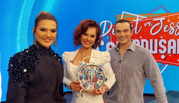 YELDA BAŞARAN’DAN YARIM ELMA GÖNÜL ALMA