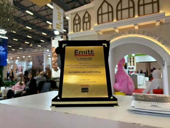 BANDIRMA BELEDİYESİ ÖDÜLLERİNE BİR YENİSİNİ DAHA EKLEDİ