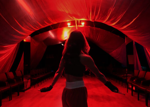 Treplev Tiyatro Oyunuyla Decollage Art Space’de Benzersiz Bir Deneyim