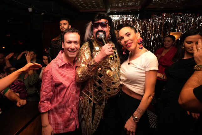 KOBRA MURAT’LA EV’DE ROMAN GECESİ