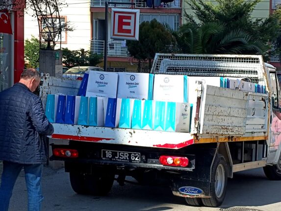 İlhami Gün; Belediyenin Kaynaklarıyla Seçim Promosyonu Dağıtıyorsunuz, Hani AK’tınız!