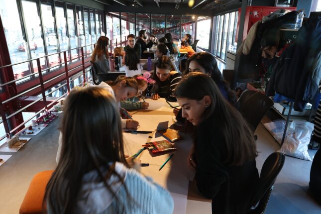 DOST PROJESİ’NE KATILAN ÇOCUKLAR TASARIMLARA BAŞLADI