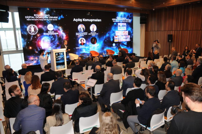 EGİAD ve ESİAD’dan Dijital Dönüşüm Zirvesi  İş Dünyası Dijital Rotasını Belirledi  Dev Konuklarla Dev Zirve