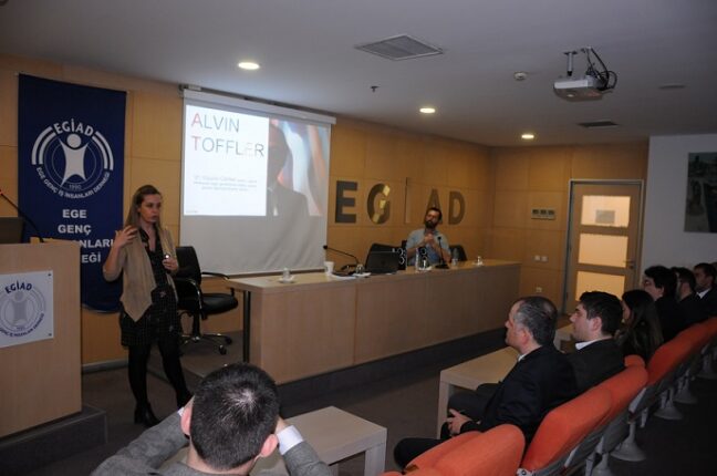 Gelecek Çevik Şirketlerin