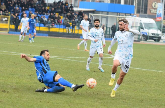 NİLÜFER BELEDİYE FSK İKİNCİ YARIYA BERABERLİKLE BAŞLADI