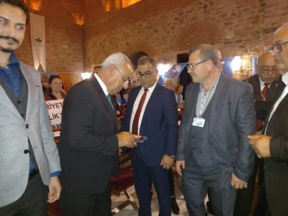 Mustafakemalpaşa’da Ecevit Rüzgarı Bizle Esecek!