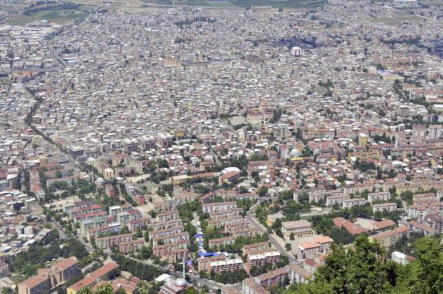 Yıldırım Millet Mahallesinde Asırlık Yadigara Müteahhit Kamu Kurumlarını Kullanarak mı Çöktü!