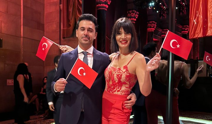 AYÇA VARLIER erkek arkadaşının NEW YORKta doğum gününü kutladı.