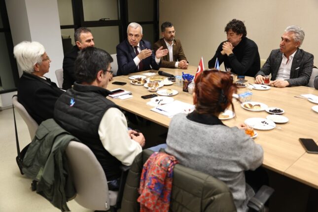 Şadi Özdemir seçim çalışmalarına akademik odalarla başladı