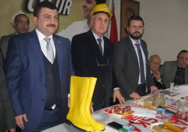 Corona’yı Mutosyandan Mutosyana Uğratan Eczacı Demokrat Partiden Büyükşehir Adayı…!!!