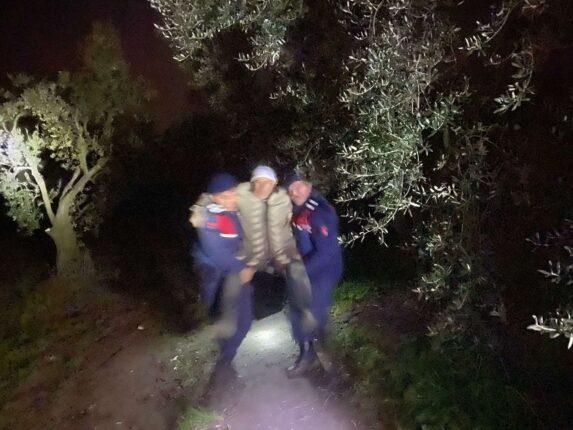 KAYBOLAN ALZEHEIMER HASTASI VATANDAŞI JANDARMA BULDU