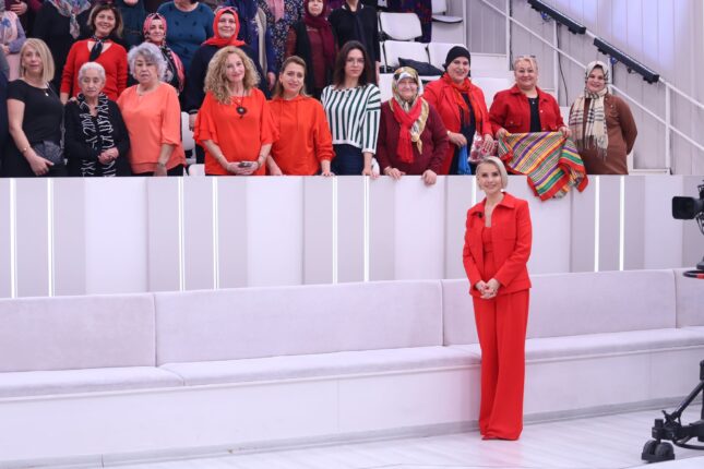 Tarihi Yarenler Esra Erol’da! Muhtar Adaylarına Büyük Motivasyon…