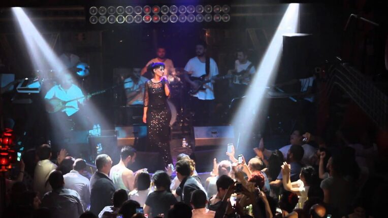 AŞIKLAR YILDIZ TİLBE’Yİ SEÇTİ