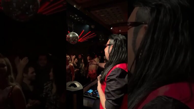 KOBRA MURAT, PAVYON GECESİNDE!