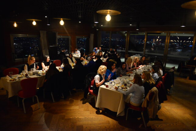 Egeberk ailesi  iftarda buluştu