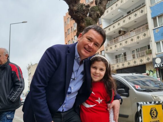 EVİMİN KÜÇÜK OĞLU, HALKTA GÜÇLÜ KARŞILIĞI OLAN ERKAN AYDIN BU SEFER KAZANMALI!!!!