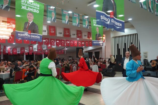 CHP İftarında Salonlar Doldu Taştı