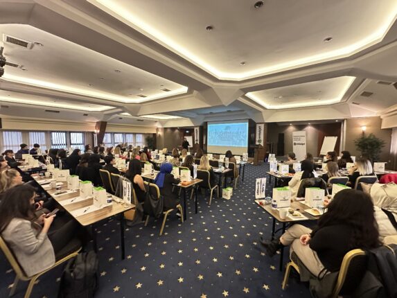 Emlakjet’den 8 Mart Dünya Kadınlar Günü’nüne Özel Eğitim     Gayrimenkul Sektöründe Kadın Girişimci Olmak