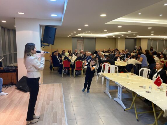 Arıtaş Derneği İftarı Sanat Akşamı Oldu