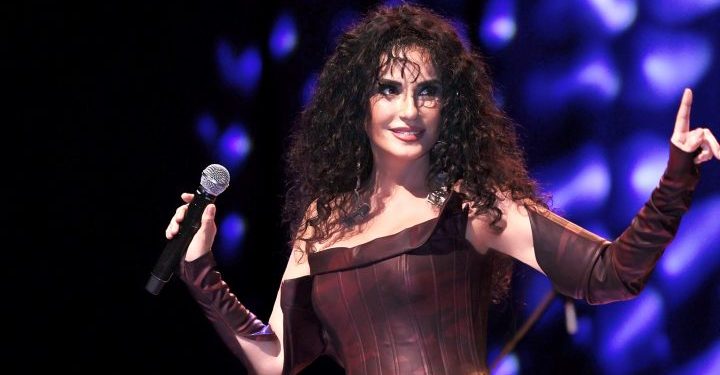 AYŞEGÜL ALDİNÇ’TEN YİNE BÜYÜLEYİCİ BİR PERFORMANS