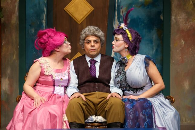 “Hadi Öldürsene Canikom” Sahnelendi