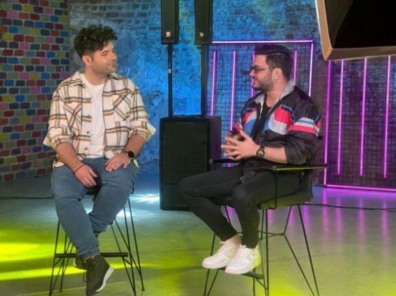 YENİ ŞARKI SEZEN AKSU’DAN