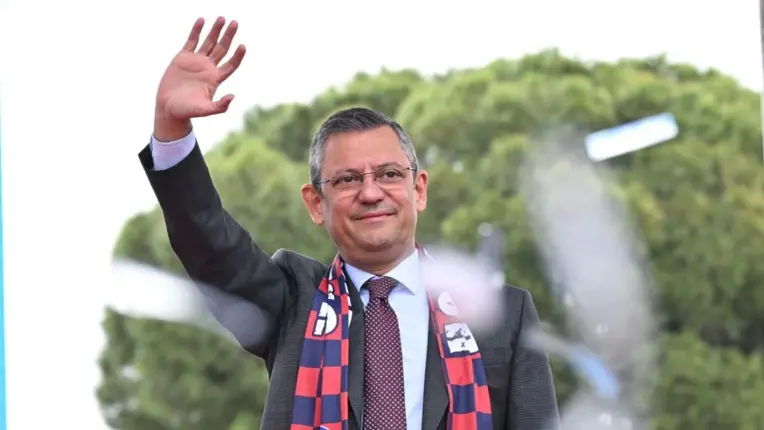 Özgür Özel; Ülkeyi yönetenlere açık bir mesaj