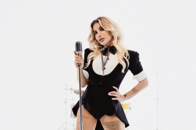 İREM DERİCİ CAZ YAPTI!