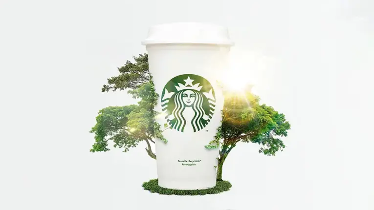 Starbucks, bu aya özel tasarlanan bardağını ve Starbucks Fıstıklısı’nı mağazalarında sunuyor