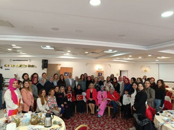 Bursa Meslekte Dayanışma ve Birlik Grubu’ndan kadınlar gününe anlamlı kutlama
