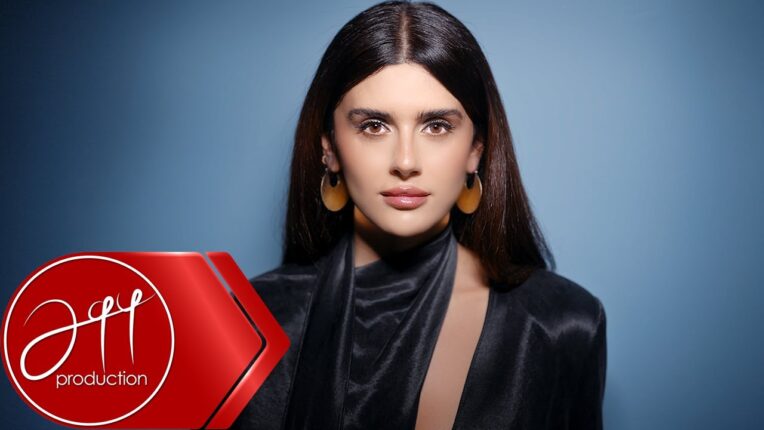 CANAN ÇAL’DAN 2024 MODEL AYAĞINDA KUNDURA