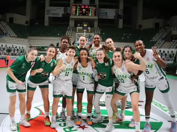 Mersin’de Bursa Uludağ Kadın Basketbol Takımı Kazanmasına Rağmen Federasyon Kumpası!