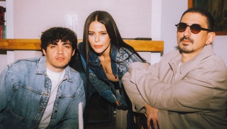 DEV KADRODAN EFSANE ŞARKI