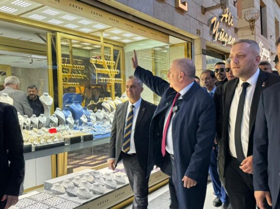 Özdağ Bursa’da vatandaşla buluştu!