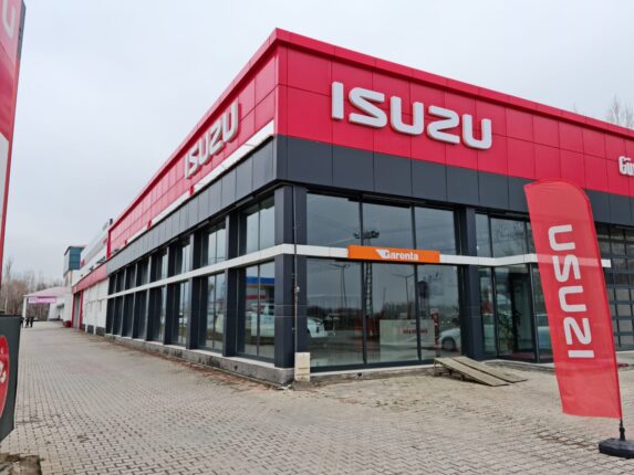 Anadolu Isuzu’nun yetkili servis ve satış noktaları elektrikli araç şarj istasyonu hizmeti verecek