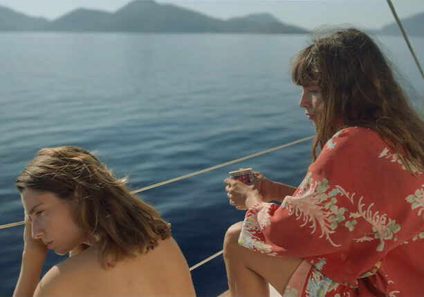 ASLIHAN ÜNALDI’NIN ÖDÜLLÜ İLK FİLMİ “SUYUN ÜSTÜ”, 43. İSTANBUL FİLM FESTİVALİ’NİN ULUSAL YARIŞMA BÖLÜMÜNDE!