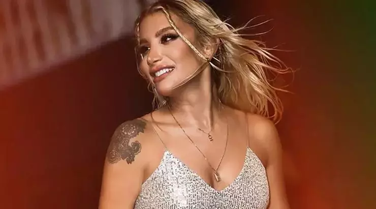 İREM DERİCİ: “DURDUĞUM ZAMAN YORULUYORUM”