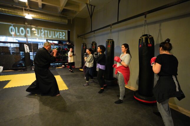 KADINLARA ÖZEL KENDİNİ KORUMA TEKNİKLERİ EĞİTİMİ