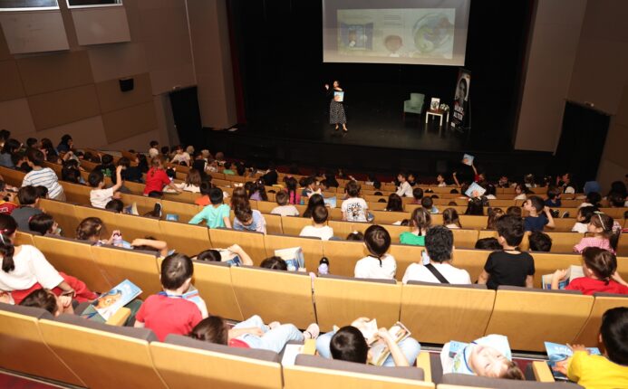 MİNİKLER ELEŞTİREL BAKIŞ AÇISI KAZANIYOR