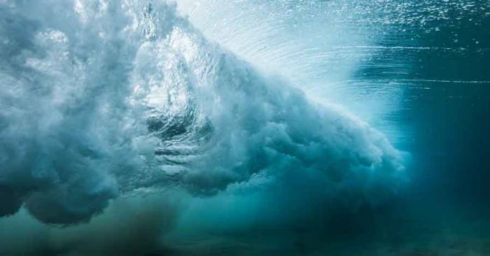 CHUCK PALAHNIUK’İN TÜYLER ÜRPERTEN, CÜRETKÂR ROMANI “ÇIĞLIK” RAFLARDA!