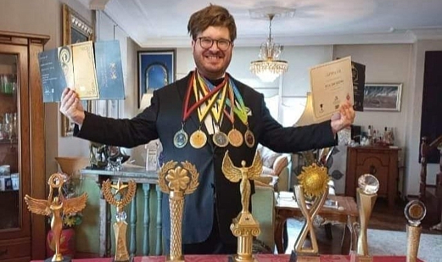 Dünyaca Ünlü Türk Tenor Sedat Can Öztoprak Yeniden Berlin’de