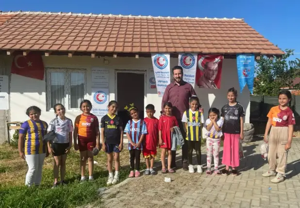 Kasım Alper Özdemir Bayramı Makedonya’da Çocuklar ile Kutladı