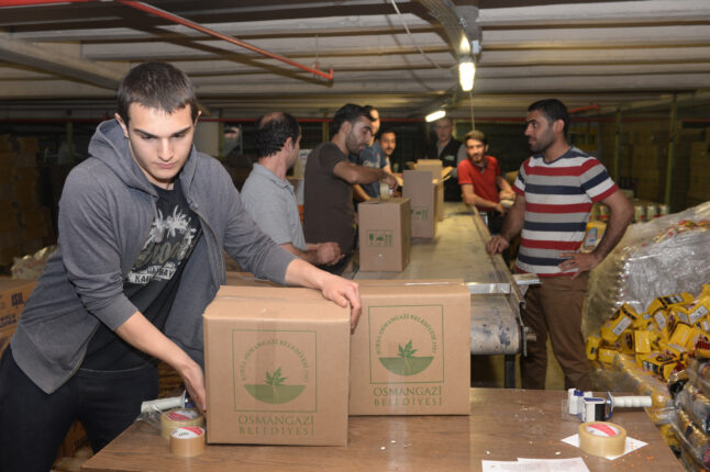 Osmangazi Belediyesi Vatandaşa 1 Nisan Şakası Yaptı! “İftar Çadırının” Kepengini Erken Kapattı!