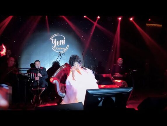 DİVA, “BAYRAMIN PAMUK ŞEKERİYİM, E DAHA NE OLSUN”, DEDİ