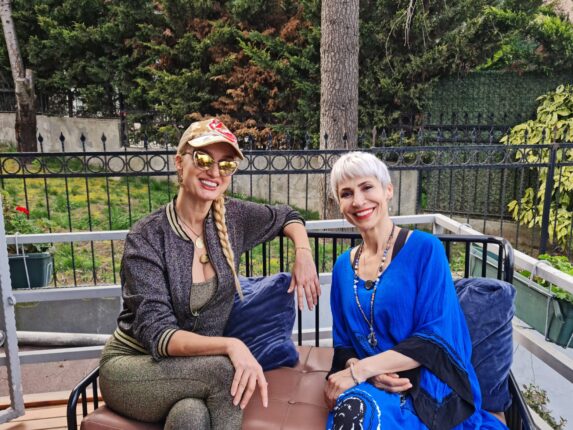 TUĞBA ÖZAY YILLARA NASIL MEYDAN OKUYOR? İLK KEZ AÇIKLADI?