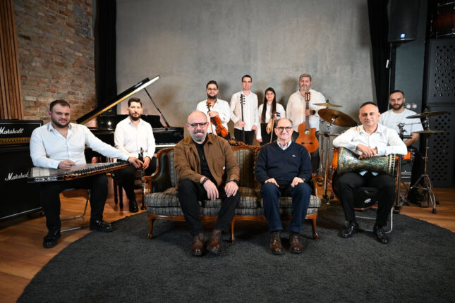 345 bestesi olan sanatçı, yeni albümünü piyasaya sürmeye hazırlanıyor