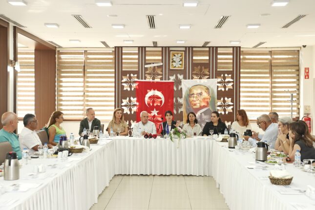 ÖZDEMİR: SOKAK HAYVANLARINI TOPLAMAYACAĞIZ