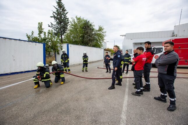 Büyükşehir’den fabrika itfaiyecilerine özel eğitim